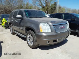 2012 GMC Yukon Denali with VIN 1GKS2EEF4CR269345, listed as a IAAI auction lot 41796320 with 136,006 mi miles. Bid and sale history available at carsss.com. Image 1.