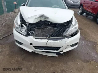 2016 Nissan Altima 2.5 SL with VIN 1N4AL3AP5GC137636, listed as a IAAI auction lot 42026036 with 149,231 mi miles. Bid and sale history available at carsss.com. Image 6.
