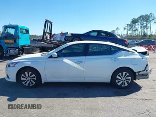 2019 Nissan Altima S with VIN 1N4BL4BV8KC102217, listed as a IAAI auction lot 41726559 with 84,310 mi miles and . Bid and sale history available at carsss.com. Image 15.