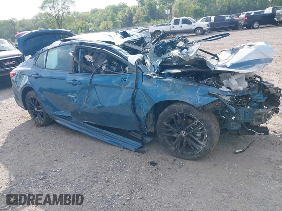 2025 Toyota Camry LE z VIN 4T1DAACK5SU506058, wystawiony jako IAAI lot #42147137 z przebiegiem Nie podano mil oraz . Historia ofert i sprzedaży dostępna na DreamBid. Obrazek 1.