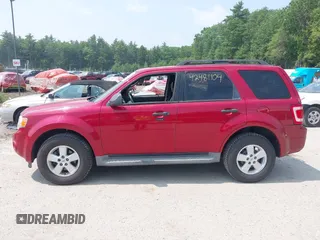 2010 Ford Escape XLT z VIN 1FMCU9D78AKA34458, wystawiony jako IAAI lot #42481104 z przebiegiem 134 755 mil mil oraz . Historia ofert i sprzedaży dostępna na DreamBid. Obrazek 12.