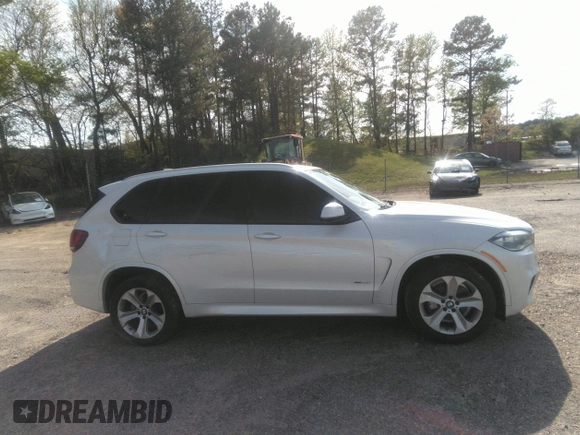2014 BMW X5 xDrive35i with VIN 5UXKR0C56E0H18800, listed as a IAAI auction lot 40843200 with 129,991 mi miles. Bid and sale history available at carsss.com. Image 13.