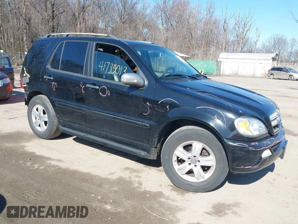 2005 Mercedes-Benz M-Class 3.7L with VIN 4JGAB57E05A537929, listed as a IAAI auction lot 41735013 with 175,695 mi miles. Bid and sale history available at carsss.com. Image 1.