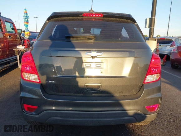 2019 Chevrolet Trax LS with VIN 3GNCJKSB8KL365883, listed as a IAAI auction lot 42010924 with Not Provided miles. Bid and sale history available at carsss.com. Image 15.