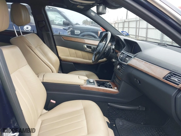 2011 Mercedes-Benz E-Class E 350 Luxury BlueTEC with VIN WDDHF2EB2BA347338, listed as a IAAI auction lot 41684719 with 177,792 mi miles. Bid and sale history available at carsss.com. Image 5.