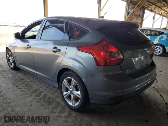 2014 Ford Focus SE z VIN 1FADP3K20EL363391, wystawiony jako Copart lot #52556335 z przebiegiem 111 614 mil mil oraz Tytuł czysty. Historia ofert i sprzedaży dostępna na DreamBid. Obrazek 2.