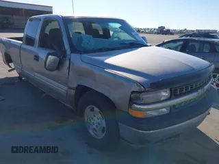 2000 Chevrolet Silverado 1500 LS with VIN 2GCEK19T6Y1352454, listed as a IAAI auction lot 41464394 with 207,109 mi miles. Bid and sale history available at carsss.com. Image 1.