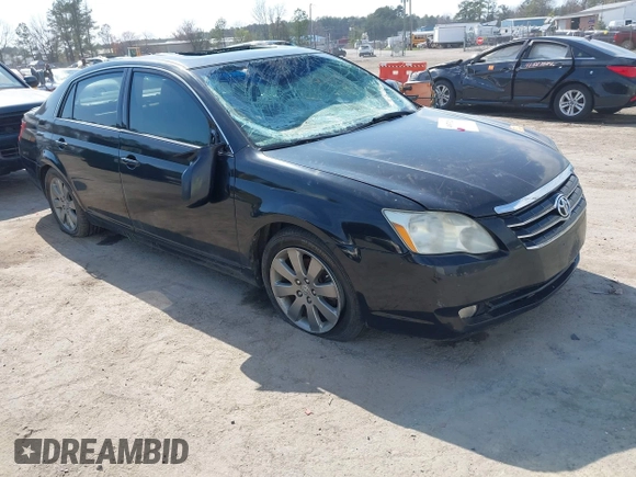 2007 Toyota Avalon XL z VIN 4T1BK36B07U172251, wystawiony jako IAAI lot #41873126 z przebiegiem 283 946 mil mil oraz . Historia ofert i sprzedaży dostępna na DreamBid. Obrazek 1.