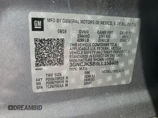 2020 Chevrolet Trax LS z VIN 3GNCJKSB9LL158405, wystawiony jako Copart lot #52347935 z przebiegiem 90 344 mil mil oraz Szkody całkowita. Historia ofert i sprzedaży dostępna na DreamBid. Obrazek 14.