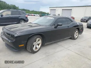 2013 Dodge Challenger SXT z VIN 2C3CDYAG6DH645978, wystawiony jako Copart lot #53955245 z przebiegiem 105 099 mil mil oraz Szkoda całkowita • Salvage title. Historia ofert i sprzedaży dostępna na DreamBid. Obrazek 1.