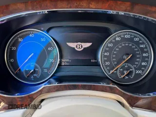 2017 Bentley Bentayga W12 z VIN SJAAC2ZV1HC014037, wystawiony jako Copart lot #54799655 z przebiegiem 36 099 mil mil oraz Szkody całkowita. Historia ofert i sprzedaży dostępna na DreamBid. Obrazek 9.