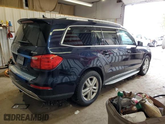 2013 Mercedes-Benz GL 450 z VIN 4JGDF7CE3DA147859, wystawiony jako Copart lot #53194885 z przebiegiem 234 182 mil mil oraz Szkody całkowita. Historia ofert i sprzedaży dostępna na DreamBid. Obrazek 3.