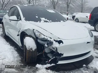 2023 Tesla Model 3 Performance z VIN 5YJ3E1EC8PF621554, wystawiony jako IAAI lot #41557484 z przebiegiem Nie podano mil oraz . Historia ofert i sprzedaży dostępna na DreamBid. Obrazek 1.