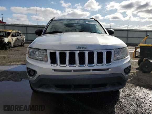 2011 Jeep Compass Latitude with VIN 1J4NF1FB4BD164330, listed as a Copart auction lot 51433545 with 85,642 mi miles and Salvage Title. Bid and sale history available at DreamBid. Image 5.