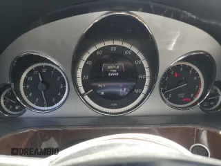 2013 Mercedes-Benz E 350 Luxury with VIN WDDHF8JB2DA733575, listed as a Copart auction lot 61680145 with 83,098 mi miles and Salvage title. Bid and sale history available at DreamBid. Image 9.