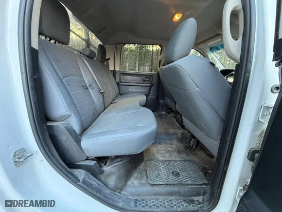 2018 Ram 2500 Tradesman with VIN 3C6UR5HJ5JG278642, listed as a Copart auction lot 80379264 with 147,820 mi miles and Clean Title. Bid and sale history available at carsss.com. Image 6.