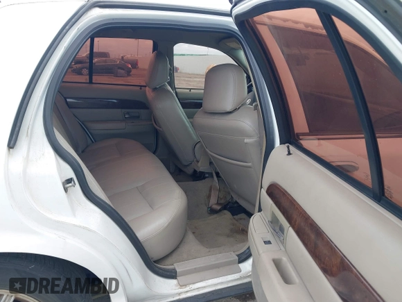 2009 Mercury Grand Marquis LS with VIN 2MEHM75V09X622177, listed as a IAAI auction lot 41899568 with 145,826 mi miles. Bid and sale history available at carsss.com. Image 8.