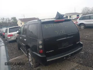 2007 GMC Yukon Denali z VIN 1GKFK63807J387361, wystawiony jako IAAI lot #42033919 z przebiegiem Nie podano mil oraz . Historia ofert i sprzedaży dostępna na DreamBid. Obrazek 13.