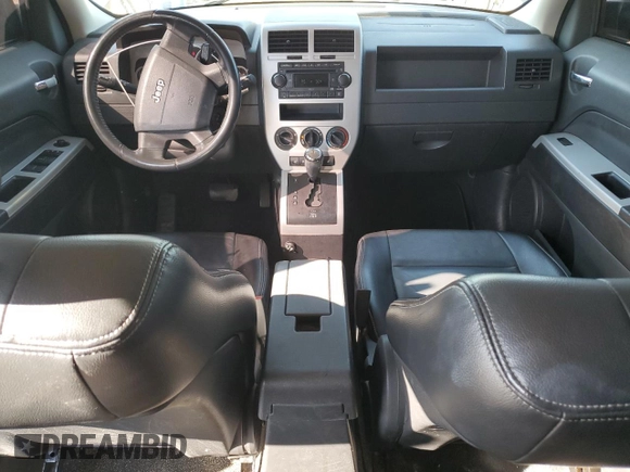 2008 Jeep Patriot Limited z VIN 1J8FT48W38D519042, wystawiony jako Copart lot #55058055 z przebiegiem 140 546 mil mil oraz Szkoda całkowita • Salvage title. Historia ofert i sprzedaży dostępna na DreamBid. Obrazek 8.