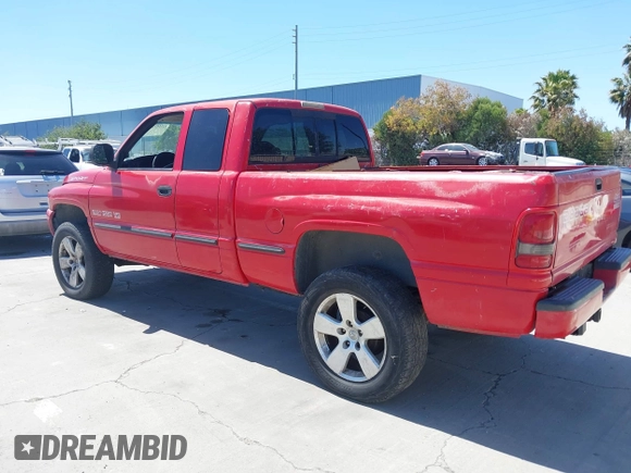 2001 Dodge 1500 z VIN 3B7HF13Z11G223100, wystawiony jako IAAI lot #42350126 z przebiegiem 225 560 mil mil oraz . Historia ofert i sprzedaży dostępna na DreamBid. Obrazek 3.