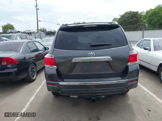 2011 Toyota Highlander with VIN 5TDZK3EH8BS027822, listed as a IAAI auction lot 42051111 with 174,290 mi miles. Bid and sale history available at carsss.com. Image 16.