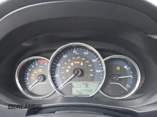 2015 Toyota Corolla L z VIN 5YFBURHE6FP282936, wystawiony jako IAAI lot #41592941 z przebiegiem 117 750 mil mil oraz . Historia ofert i sprzedaży dostępna na DreamBid. Obrazek 7.