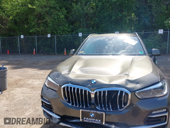 2021 BMW X5 xDrive40i with VIN 5UXCR6C06M9G21960, listed as a IAAI auction lot 42315496 with 41,580 mi miles and . Bid and sale history available at DreamBid. Image 13.