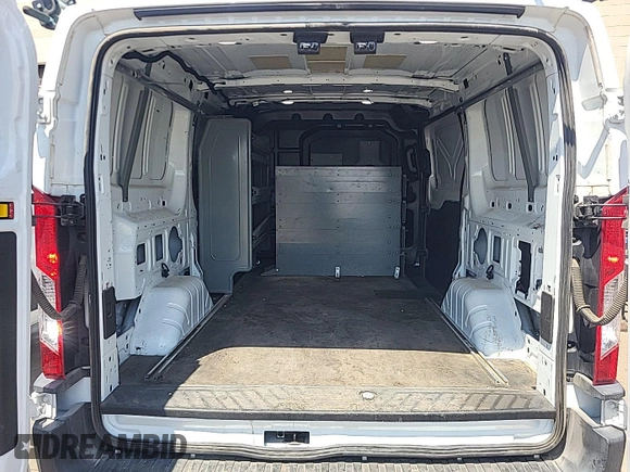 2019 Ford Transit z VIN 1FTYR1YG1KKB57785, wystawiony jako IAAI lot #42888449 z przebiegiem 39 580 mil mil oraz . Historia ofert i sprzedaży dostępna na DreamBid. Obrazek 6.