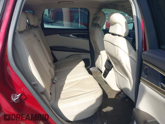 2016 Lincoln MKX Reserve z VIN 2LMTJ6LP5GBL67782, wystawiony jako IAAI lot #41773598 z przebiegiem 119 601 mil mil oraz . Historia ofert i sprzedaży dostępna na DreamBid. Obrazek 8.