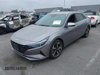 2023 Hyundai Elantra SEL z VIN KMHLS4AG5PU609271, wystawiony jako IAAI lot #42374280 z przebiegiem 27 711 mil mil oraz . Historia ofert i sprzedaży dostępna na DreamBid. Obrazek 2.