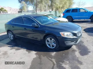 2014 Volvo S60 T5 z VIN YV1612FS3E2296813, wystawiony jako IAAI lot #41551299 z przebiegiem 130 939 mil mil oraz . Historia ofert i sprzedaży dostępna na DreamBid. Obrazek 1.