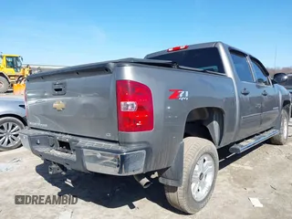 2013 Chevrolet Silverado 1500 LT with VIN 3GCPKSE79DG160065, listed as a IAAI auction lot 41793112 with 112,209 mi miles and . Bid and sale history available at DreamBid. Image 4.