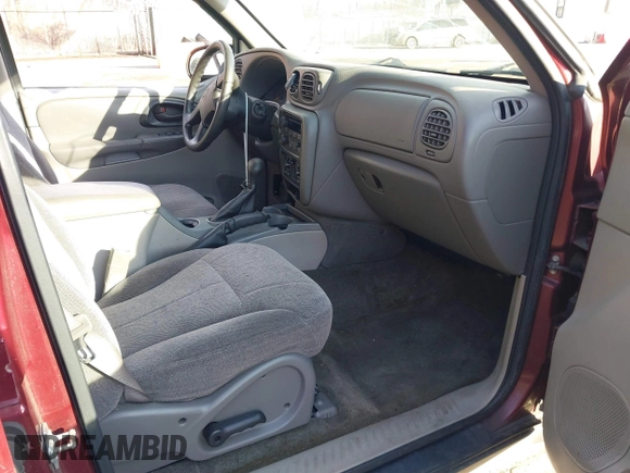 2004 Chevrolet TrailBlazer EXT LS with VIN 1GNET16S946229590, listed as a IAAI auction lot 41608645 with 149,065 mi miles. Bid and sale history available at carsss.com. Image 5.