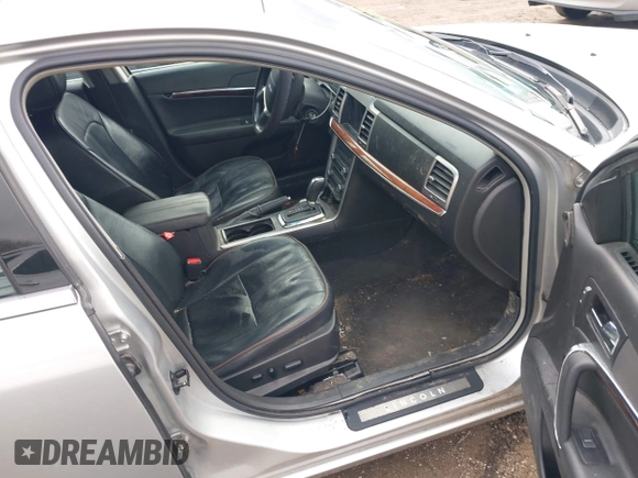 2011 Lincoln MKZ Hybrid with VIN 3LNDL2L32BR772184, listed as a IAAI auction lot 41925013 with 242,713 mi miles. Bid and sale history available at carsss.com. Image 5.