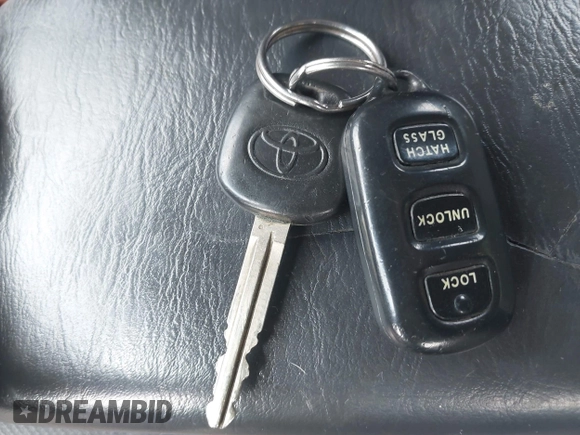 2006 Toyota Matrix STD с VIN 2T1KR32E26C597546, выставлен на аукционе IAAI как лот 42466996 с пробегом 137 522 миль миль и . История ставок и продаж доступна на DreamBid. Изображение 11.