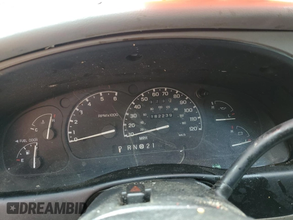 1998 Ford Explorer XL z VIN 1FMZU34X3WUD35920, wystawiony jako Copart lot #57231265 z przebiegiem 182 239 mil mil oraz Szkoda całkowita • Salvage title. Historia ofert i sprzedaży dostępna na DreamBid. Obrazek 9.