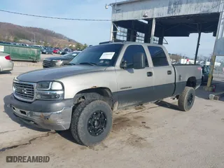 2002 GMC Sierra 2500HD SLE with VIN 1GTHK23U12F248328, listed as a IAAI auction lot 41806690 with 235,807 mi miles. Bid and sale history available at carsss.com. Image 18.