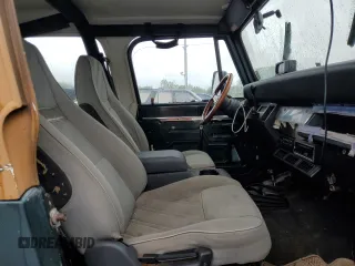 1993 Jeep Wrangler z VIN 1J4FY29SXPP244477, wystawiony jako Copart lot #58028375 z przebiegiem 152 762 mil mil oraz Czysty tytuł • Clean title. Historia ofert i sprzedaży dostępna na DreamBid. Obrazek 11.