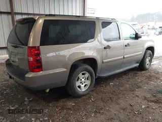 2007 Chevrolet Suburban LT с VIN 1GNFK16357J254729, выставлен на аукционе IAAI как лот 41542483 с пробегом 95 604 миль миль и . История ставок и продаж доступна на DreamBid. Изображение 4.