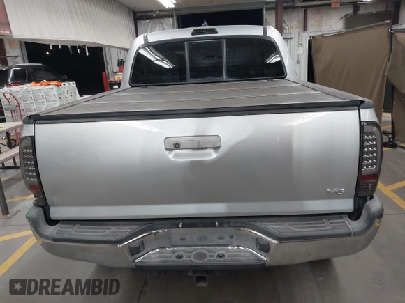 2013 Toyota Tacoma z VIN 3TMLU4EN0DM123507, wystawiony jako IAAI lot #42691592 z przebiegiem 100 894 mil mil oraz . Historia ofert i sprzedaży dostępna na DreamBid. Obrazek 16.