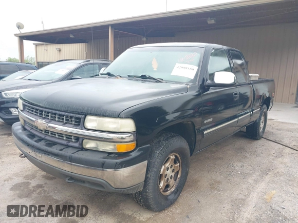 2001 Chevrolet Silverado 1500 LS with VIN 1GCEK19T11E256199, listed as a IAAI auction lot 42088180 with 253,252 mi miles. Bid and sale history available at carsss.com. Image 2.
