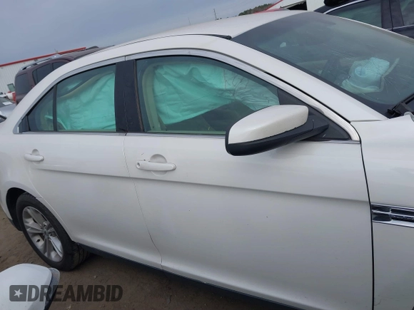 2018 Ford Taurus SEL with VIN 1FAHP2E82JG113133, listed as a IAAI auction lot 41240201 with 146,015 mi miles. Bid and sale history available at carsss.com. Image 13.