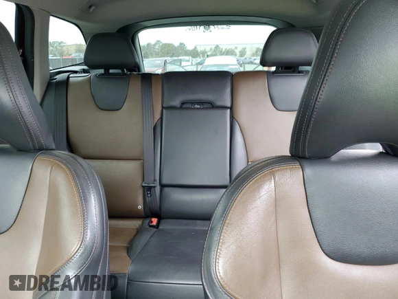 2017 Volvo XC60 Dynamic z VIN YV440MRR3H2040242, wystawiony jako Copart lot #88338485 z przebiegiem 385 mil mil oraz Nie do naprawy • Non repairable. Historia ofert i sprzedaży dostępna na DreamBid. Obrazek 10.