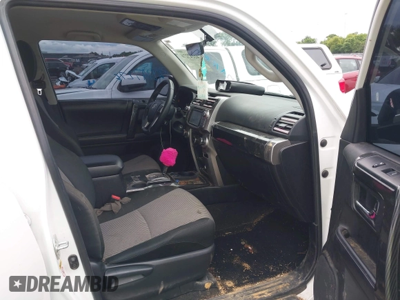 2018 Toyota 4Runner SR5 с VIN JTEZU5JR8J5187543, выставлен на аукционе IAAI как лот 42247276 с пробегом 101 405 миль миль и . История ставок и продаж доступна на DreamBid. Изображение 5.