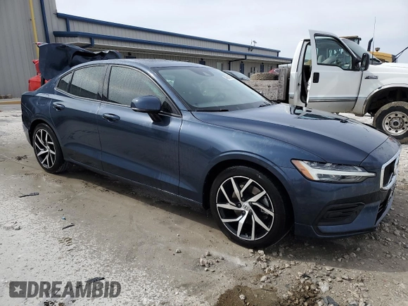 2020 Volvo S60 Momentum with VIN 7JR102FK4LG046842, listed as a Copart auction lot 49681585 with 42,047 mi miles and Salvage Title. Bid and sale history available at carsss.com. Image 4.