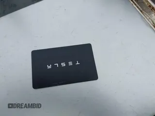 2024 Tesla Model Y z VIN 7SAYGDED3RF041788, wystawiony jako IAAI lot #42644453 z przebiegiem 22 189 mil mil oraz . Historia ofert i sprzedaży dostępna na DreamBid. Obrazek 11.