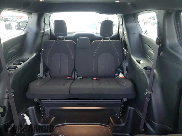 2024 Chrysler Pacifica Touring with VIN 2C4RC1FG7RR102178, listed as a Copart auction lot 88112085 with 2,767 mi miles and Clean title. Bid and sale history available at DreamBid. Image 10.