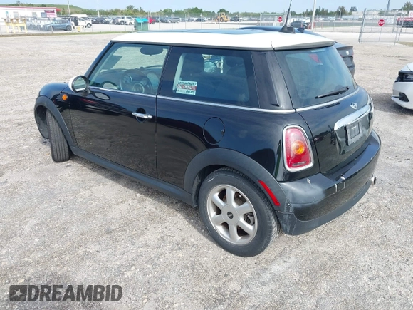 2010 MINI Hardtop with VIN WMWMF3C5XATU77265, listed as a IAAI auction lot 42007797 with 28,856 mi miles and . Bid and sale history available at DreamBid. Image 3.
