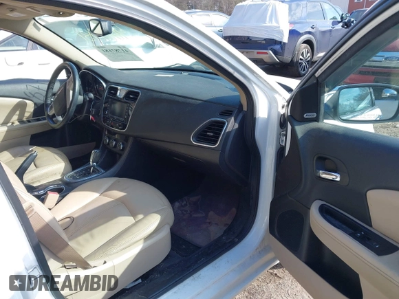 2014 Chrysler 200 Limited with VIN 1C3CCBCG2EN135312, listed as a IAAI auction lot 41787181 with 129,688 mi miles. Bid and sale history available at carsss.com. Image 5.