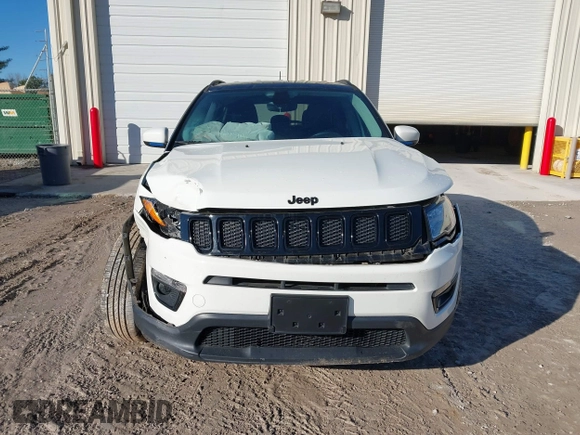 2018 Jeep Compass Latitude with VIN 3C4NJCBB3JT407916, listed as a IAAI auction lot 41333657 with 84,929 mi miles. Bid and sale history available at carsss.com. Image 12.